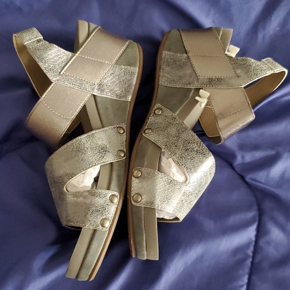 Gray sandals - Picture 3 of 3